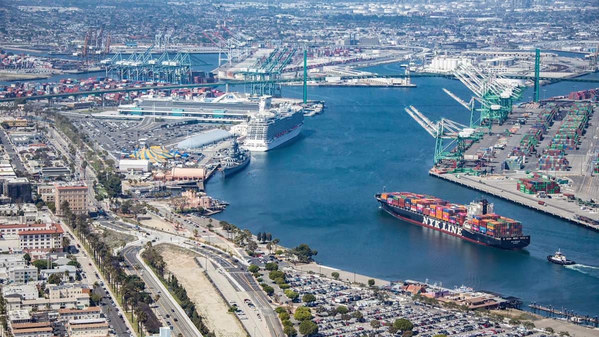 Port of Los Angeles throws in the towel - PortNews